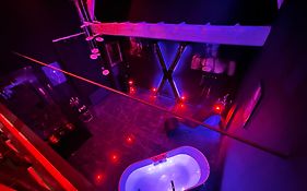 Loveroom de luxe - Thème 50 nuances de grey maison privative spa insolite